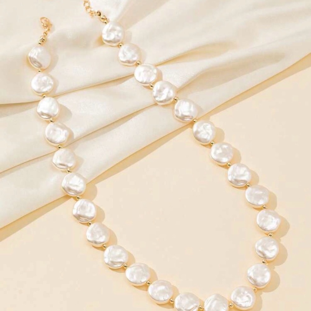 Elegant Silver Necklace with Black Pendant